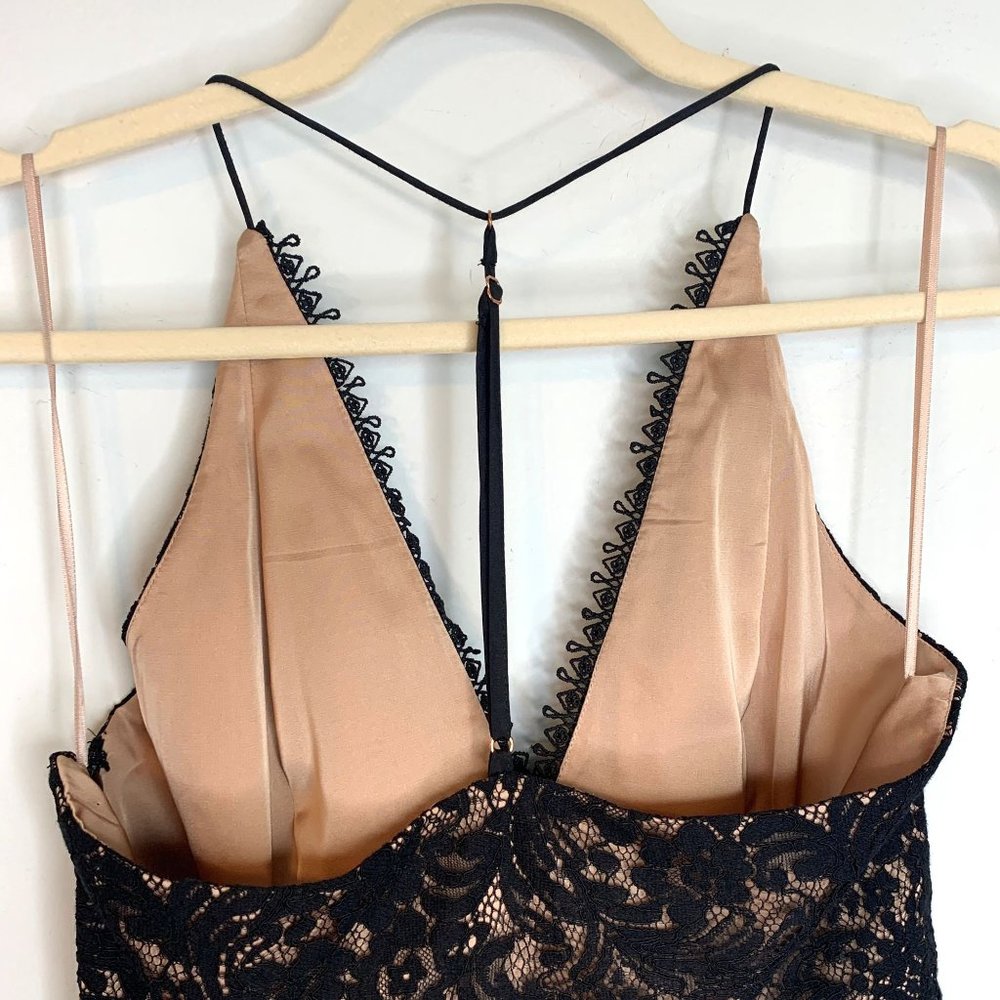 STYLESTALKER x Revolve Black Lace Plunge Romper with Pockets Sz S - Picture 8 of 12